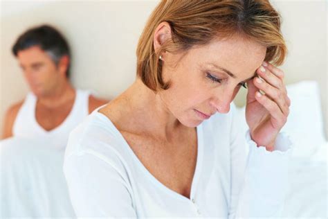 Ka shumë përvoja të reja që ndodhin kur një grua po kalon menopauzën mund t’i shqetësojë <b>dhe</b> të gjenerojë. . Menopauza dhe mjekimi